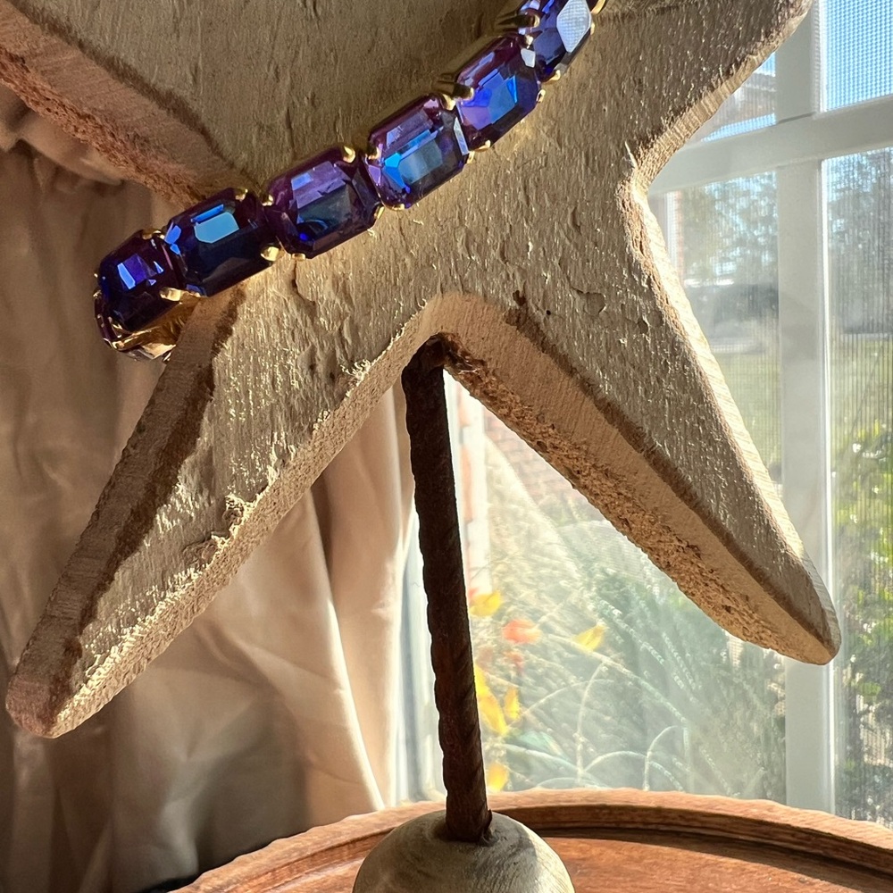 Sorrelli Blue/Purple Crystal Stretch Emerald cut Bracelet - Picture 2 of 3